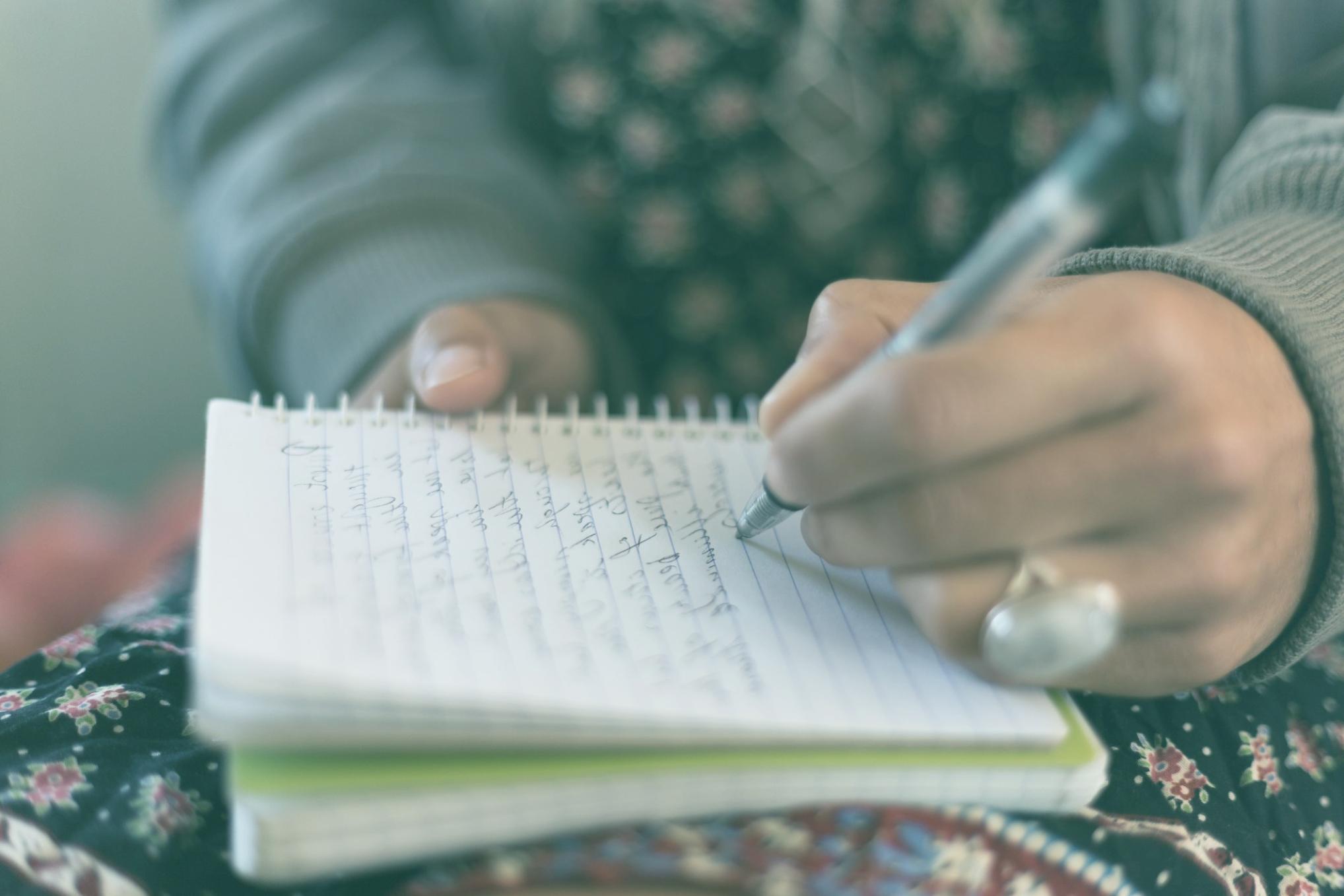 Comunicación efectiva entre equipos financieros y gestión empresarial